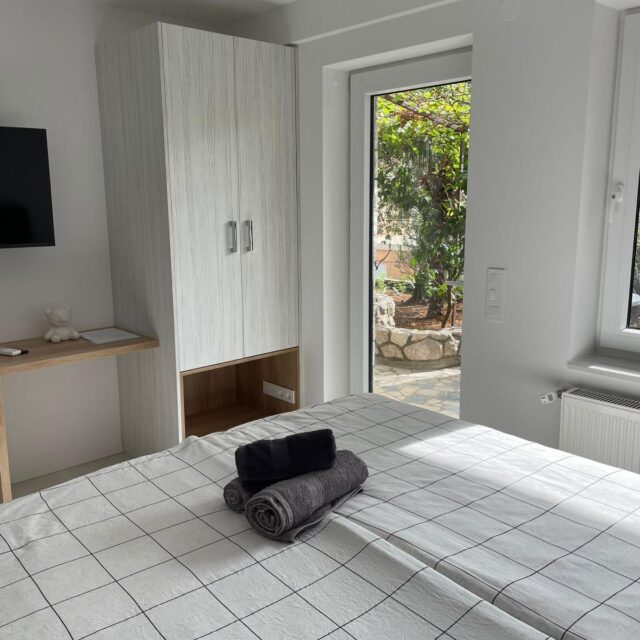 8e801ee9-1cf2-498c-a08f-74fe09b2f84f