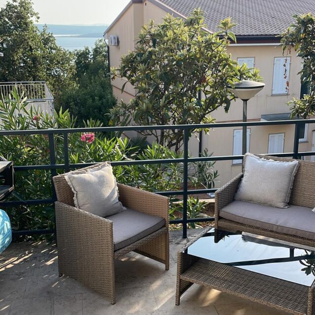 a9ca6489-7b99-442e-8185-4e4397deb25e